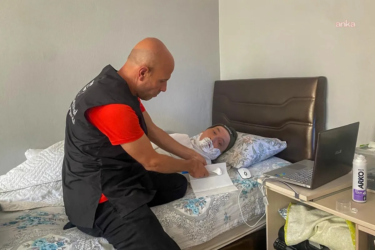 Efeler'de evde bakım hizmetleri devam ediyor