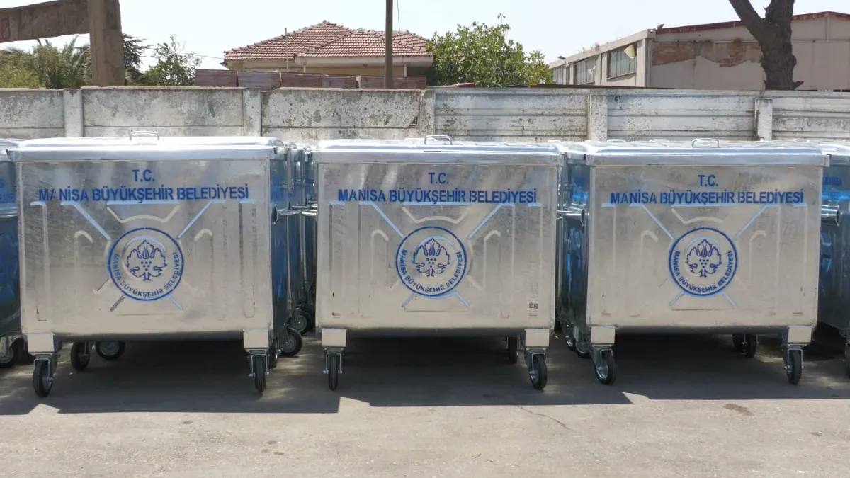 Manisa Büyükşehir Belediyesi’nden 17 ilçeye çöp konteyneri desteği