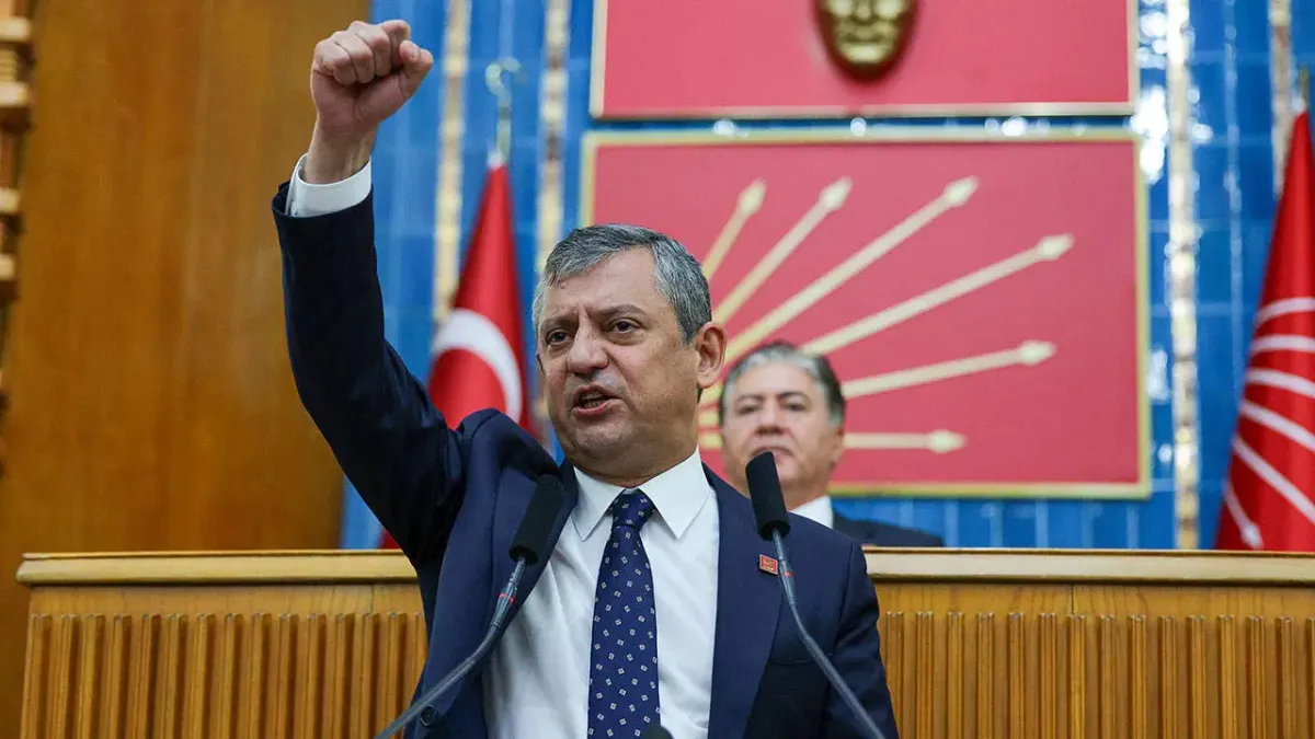 Özgür Özel’in yeni parti hamlesi dünya basınında: 'Türkiye siyasetini yeniden şekillendirebilecek cesur bir hamle'