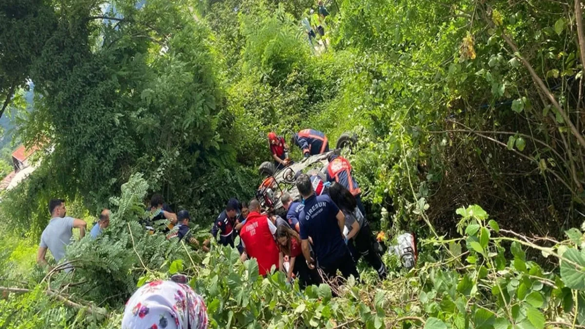 Giresun'da devrilen otomobildeki 2 kişi öldü, 3 kişi yaralandı