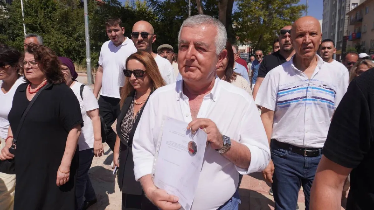 CHP Bilecik İl Başkanlığı'na anahtar teslim krizi: Butlan yönetiminin atadığı kişiye anahtar verilmedi