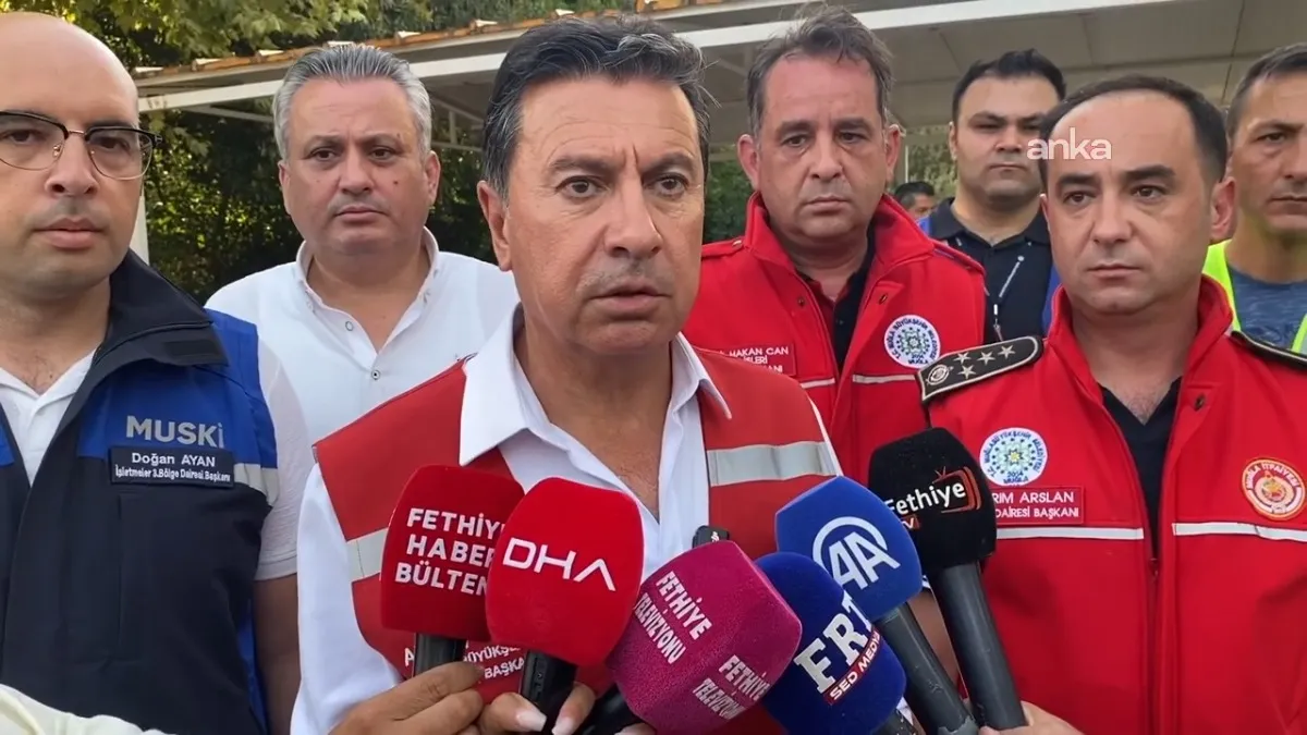 Muğla Büyükşehir Belediye Başkanı Aras: Yangının İnlice'ye ulaşmaması için tüm gücümüzle çalışıyoruz