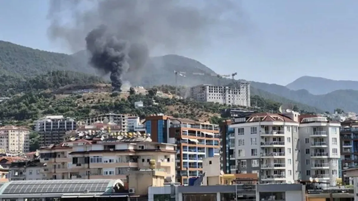 Antalya'da kampüs inşaatında yangın: Maddi hasar oluştu