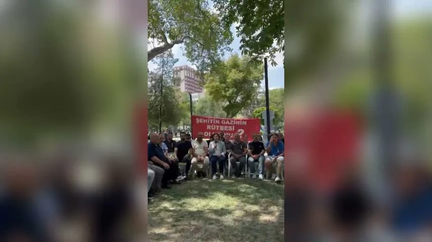 Şehit erlerin aileleri ve gazilerin Güvenpark'taki oturma eylemi sürüyor... İYİ Partili Ofluoğlu'ndan Bakan Göktaş'a: Belçikalı heyetleri ağırlamanız sona erdiyse eğer sıra gazilere gelmiştir umarım