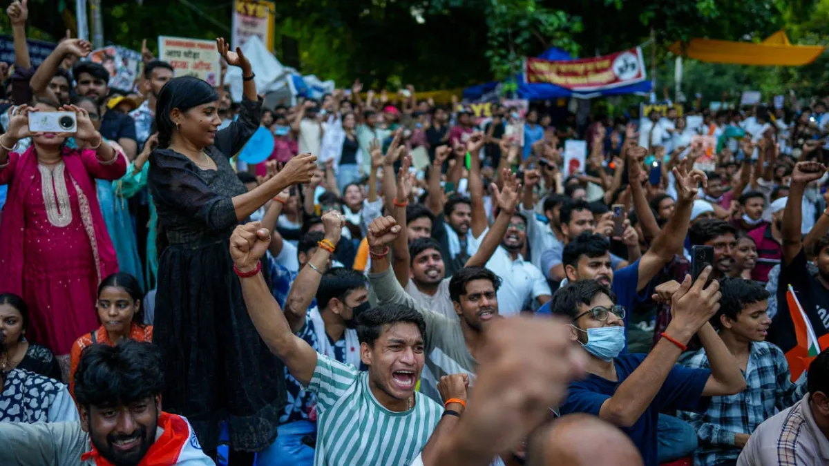 Hindistan'da Modi hükümetine karşı 'hamam böceği' protestoları devam ediyor