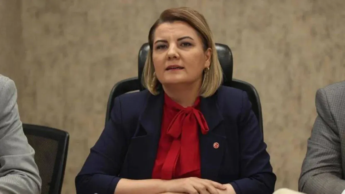 İçişleri Bakanlığı duyurdu: İzmit Belediye Başkanı Fatma Kaplan Hürriyet görevden uzaklaştırıldı