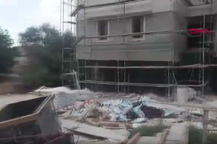 Burdur'da iş kazası: İnşaat iskelesinden düşen işçi yaralandı