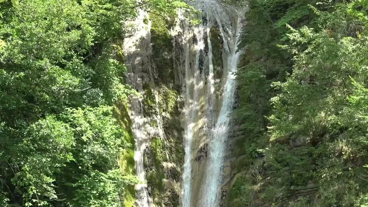 Sinop'un saklı hazinesi Tatlıca Şelaleleri Tabiat Parkı turistlerin gözdesi oldu