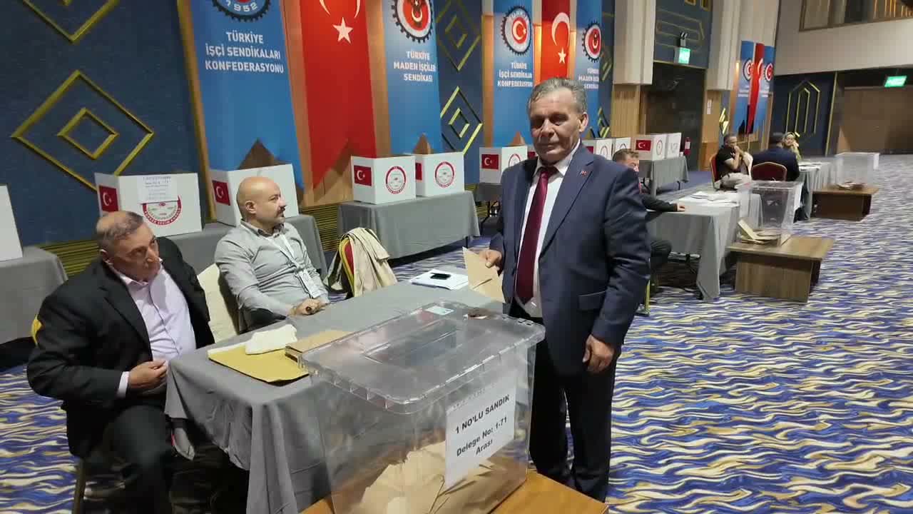 Türkiye Maden İşçileri Sendikası Genel Kurulu'nda, Nurettin Akçul yeniden genel başkan seçildi