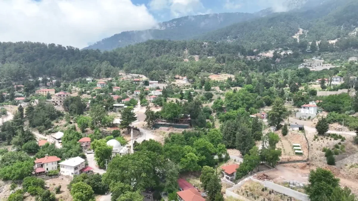 Antalya Büyükşehir Belediyesi’nin Mobil Kuaför TIR’ı yaylalarda hizmet veriyor