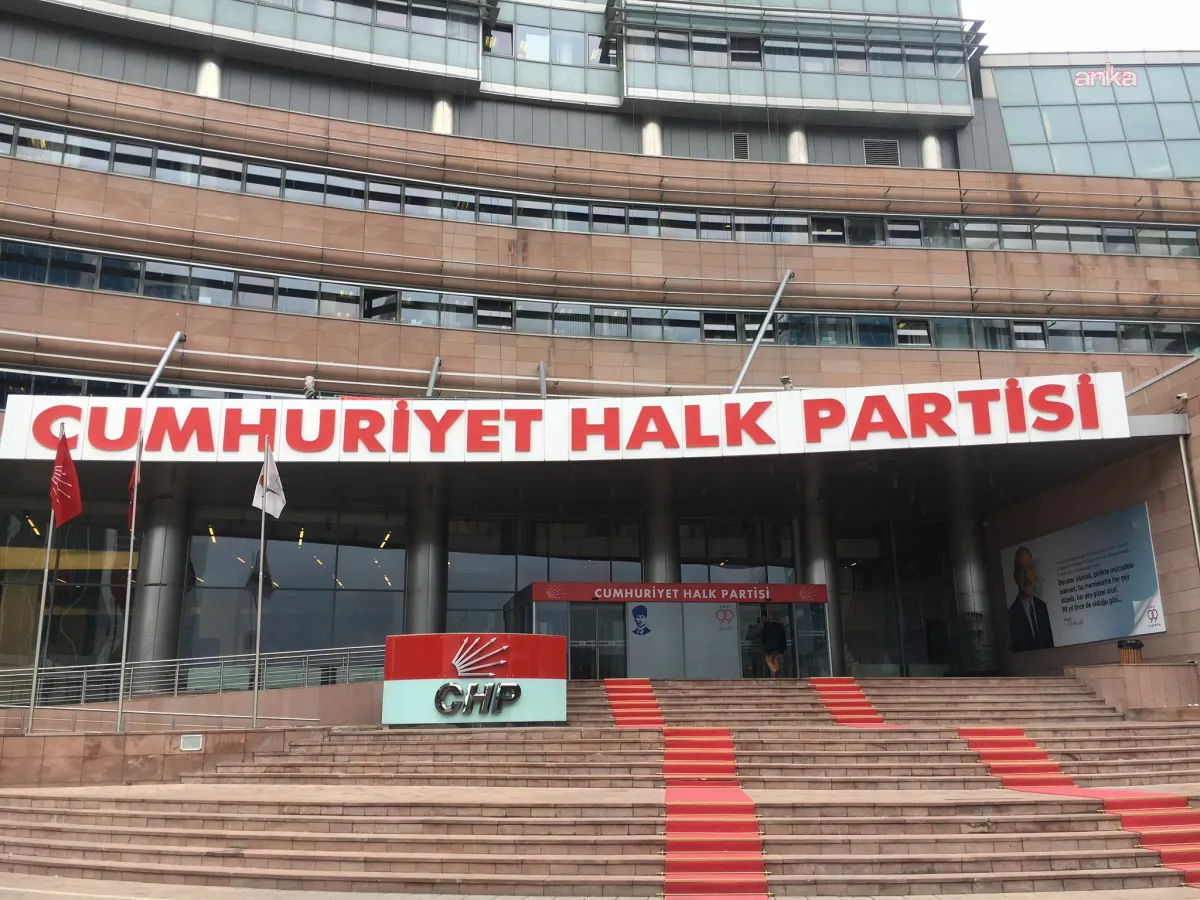 Faik Öztrak CHP Grup Başkanı seçildi