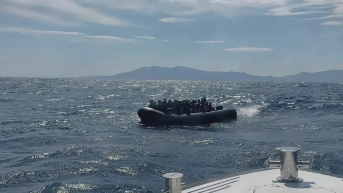 Ayvacık açıklarında 43 kaçak göçmen yakalandı