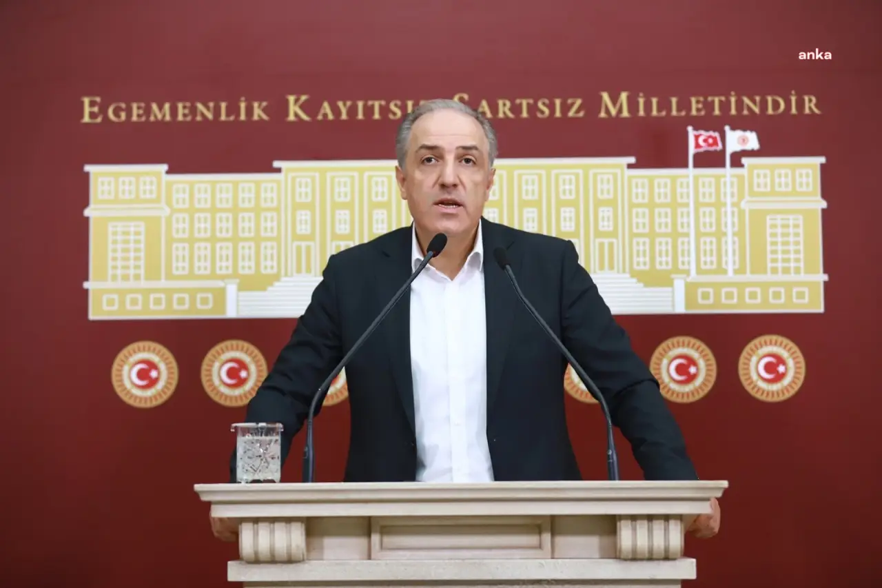 Yeneroğlu'ndan Yükseköğretim Kanunu teklifine tepki: "Akademik özgürlük daraltılıyor"
