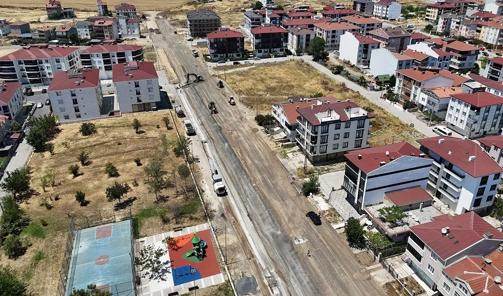 Tekirdağ Büyükşehir Belediye Başkanı Yüceer, Çorlu’da devam eden yol çalışmalarını inceledi