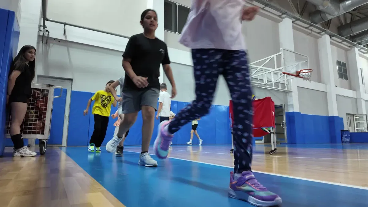Tepebaşı'nda geleceğin voleybolcuları yetişiyor
