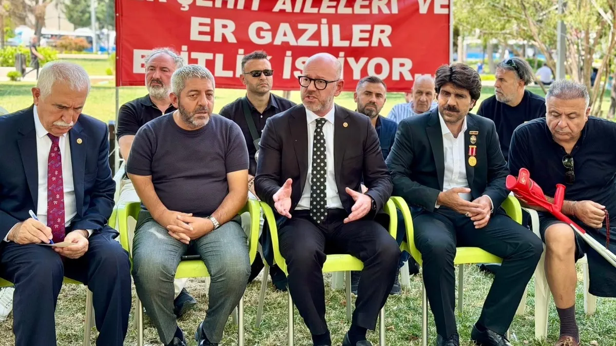 Serkan Sarı: "Gazilerimizin ve şehit ailelerimizin haklı mücadelesinde yanlarında olmaya devam edeceğiz"
